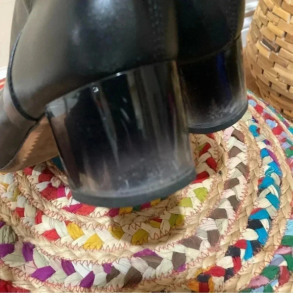 Tory Burch black leather heel  ankle boots - Picture 4 of 7